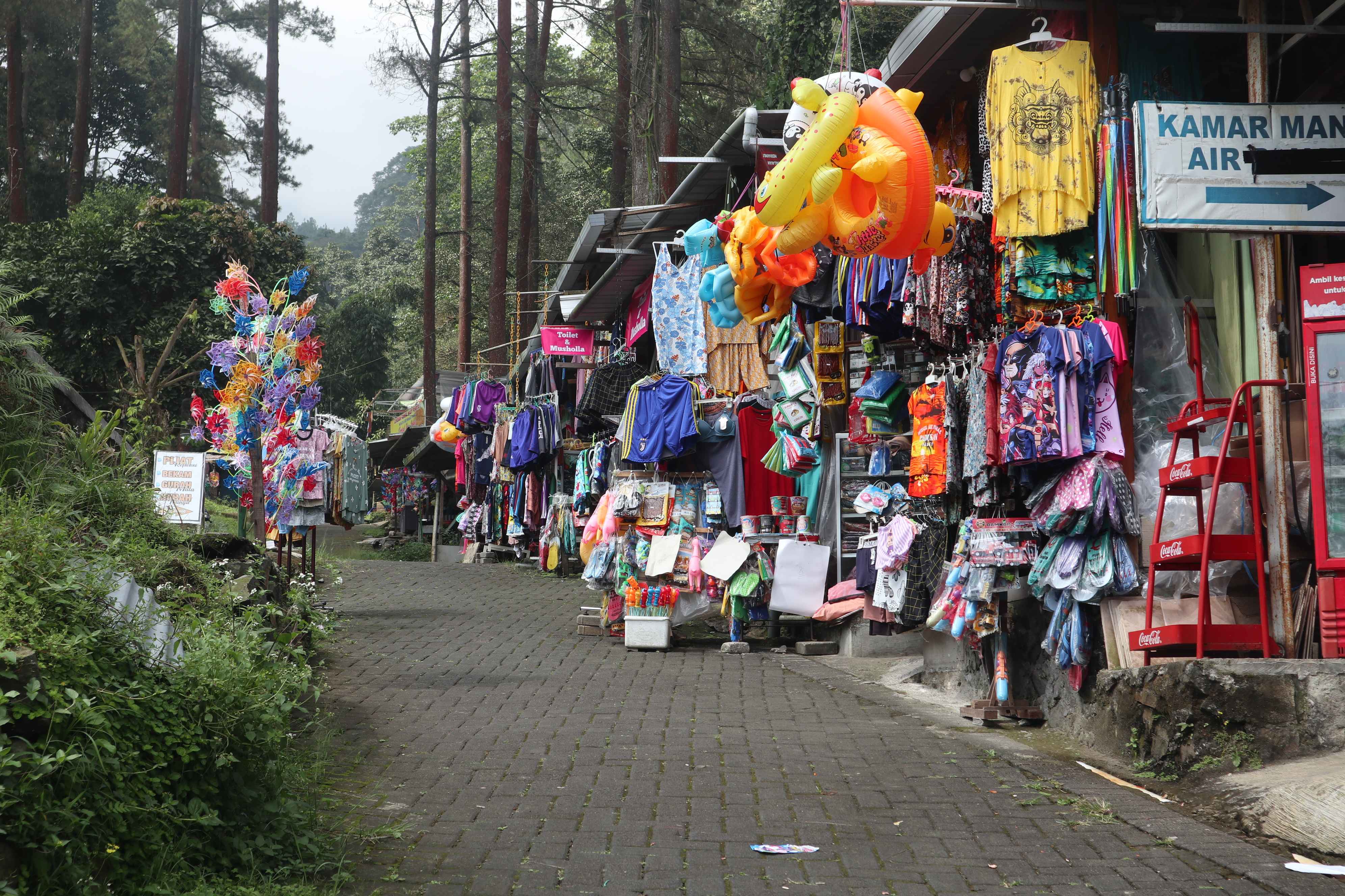 Rekomendasi Oleh-oleh Khas Mojokerto Setelah Liburan di Padusan Park