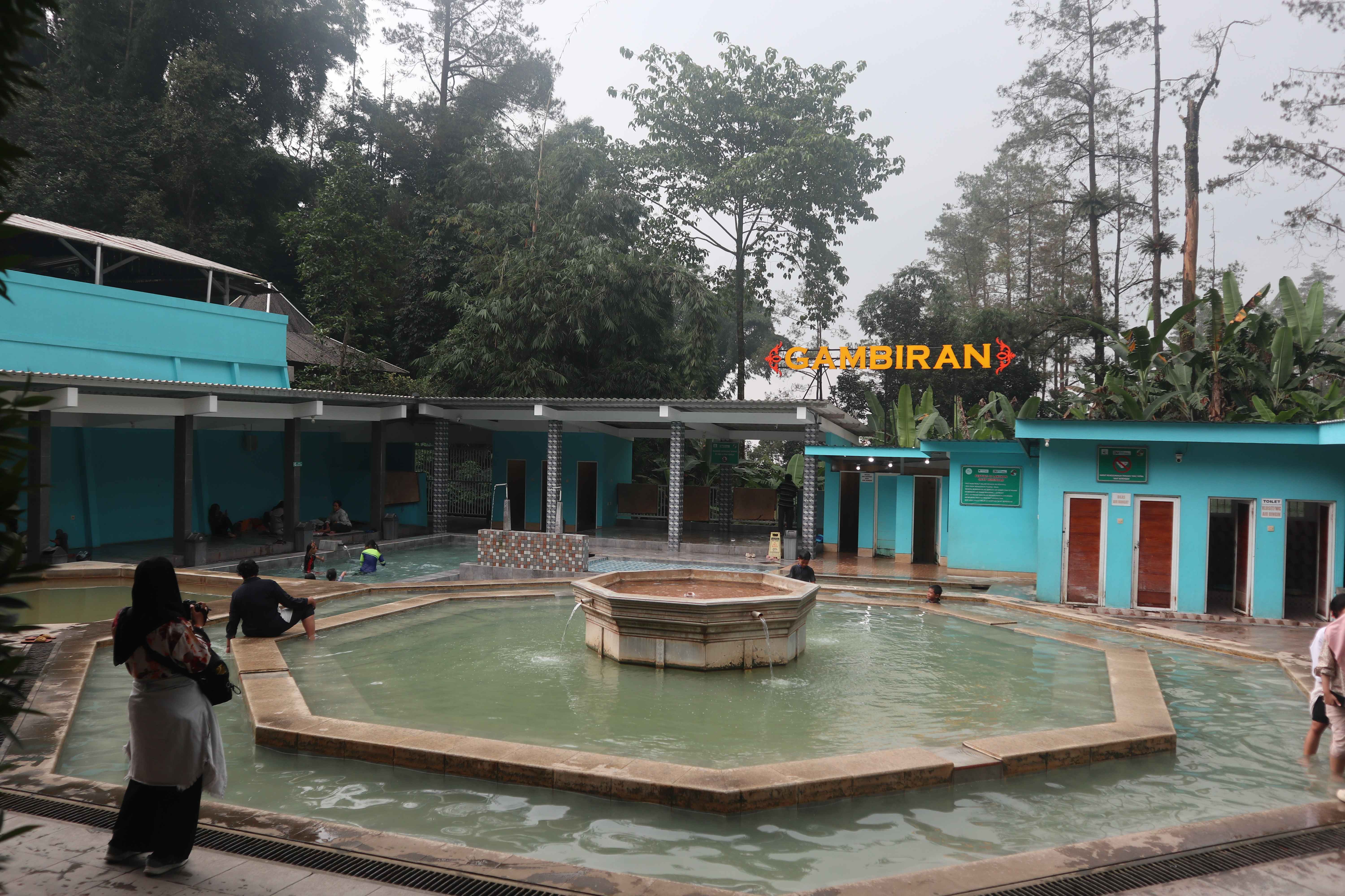 Segarnya Alam dan Hangatnya Air: Pesona Pemandian Air Panas Padusan Park Mojokerto