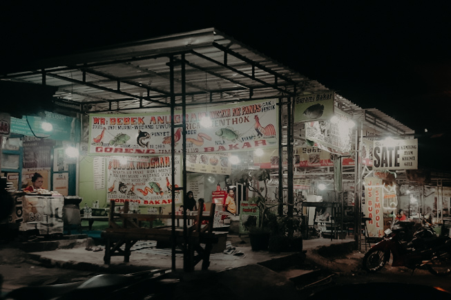 Gambar Artikel Mie Lelet Bu Siti: Kuliner Legend di Pinggir Padusan Park